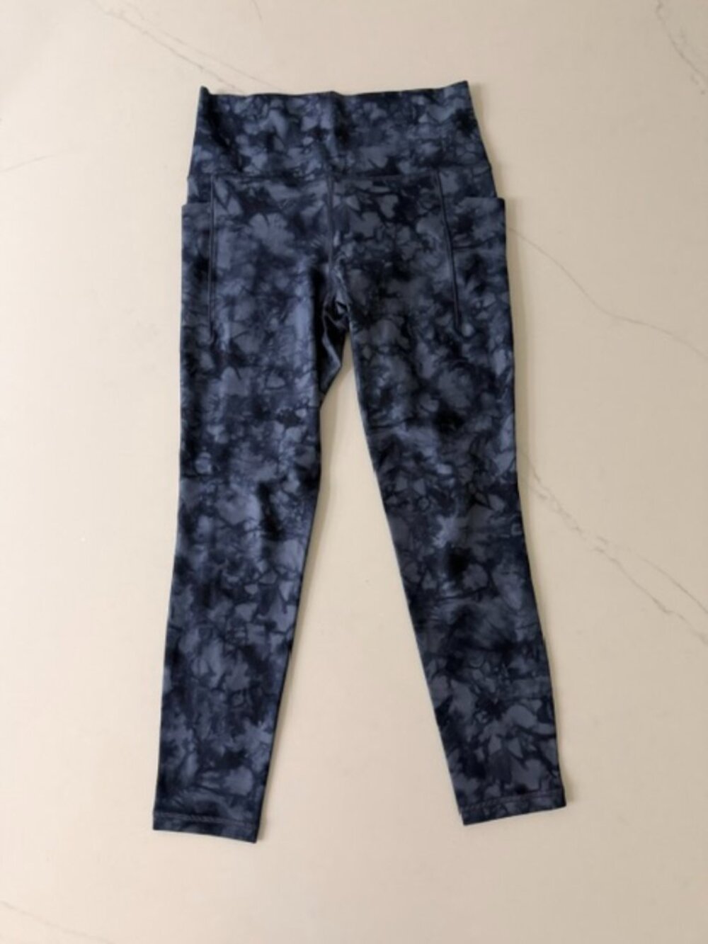Athleta Salutation Stash Pocket 7/8 size small blue tie-dye